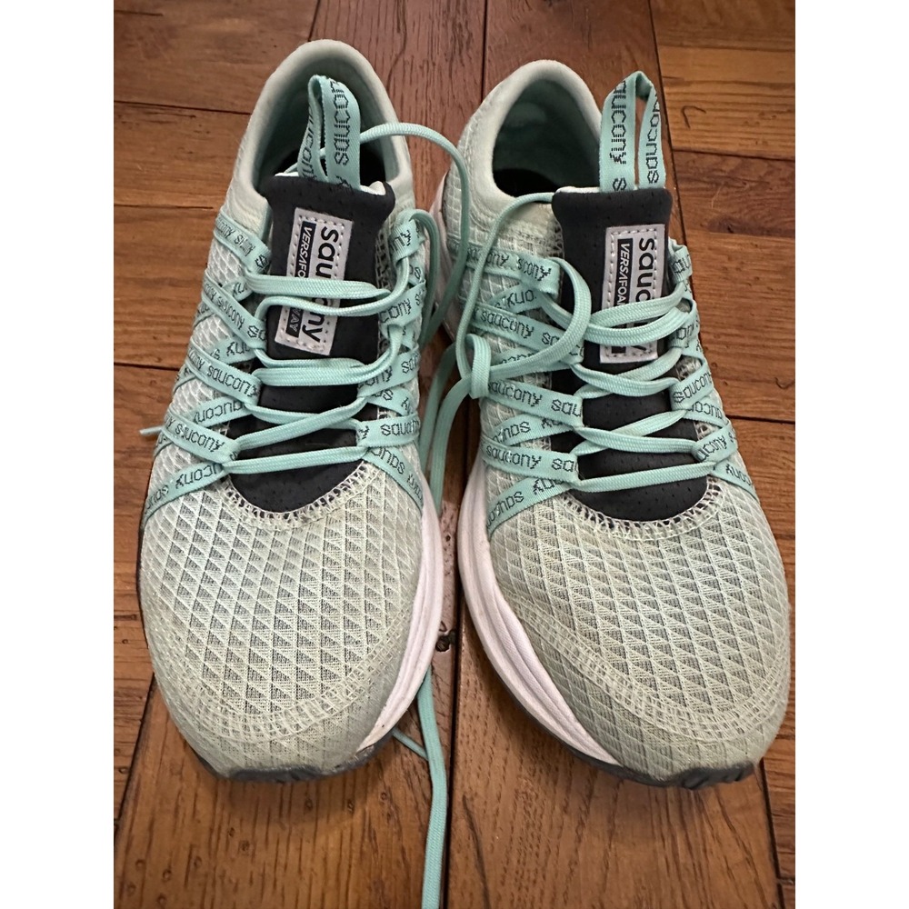 women's saucony sneakers light green 6.5